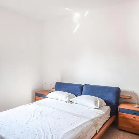 Nice In Davoli Marina With 2 Bedrooms And Wifi Apartment *