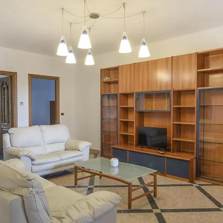 Nice In Davoli Marina With 2 Bedrooms And Wifi Apartment Marina di Davoli