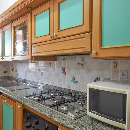 Nice In Davoli Marina With 2 Bedrooms And Wifi Marina di Davoli